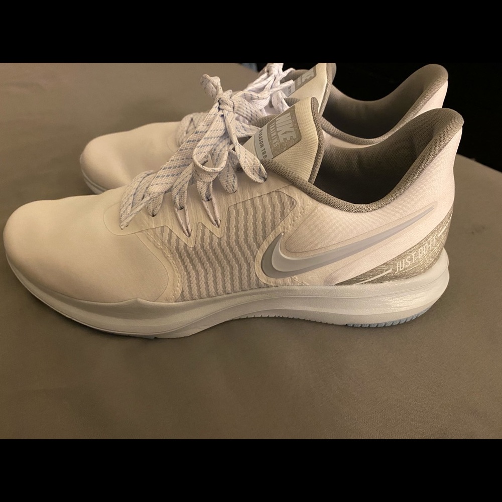 Nike women’s shoes ‼️ FREE SHIPPING‼️